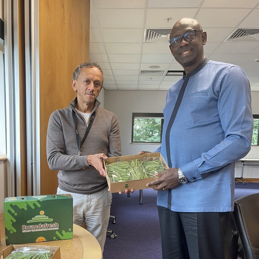 🇷🇼Rwanda in UK 🇬🇧🇮🇪🇲🇹 (@rwandainuk) on Twitter photo Yesterday, HC <a href="/BusingyeJohns/">Busingye Johnston</a> visited @wealmoor, a key player in fresh produce imports to the UK, currently importing about 5 tons from Rwanda daily. Exciting news: they're planning to scale
quantities from 🇷🇼 to over 50 tons a day, unlocking new growth opportunities for farmers! Yesterday, HC <a href="/BusingyeJohns/">Busingye Johnston</a> visited @wealmoor, a key player in fresh produce imports to the UK, currently importing about 5 tons from Rwanda daily. Exciting news: they're planning to scale
quantities from 🇷🇼 to over 50 tons a day, unlocking new growth opportunities for farmers!