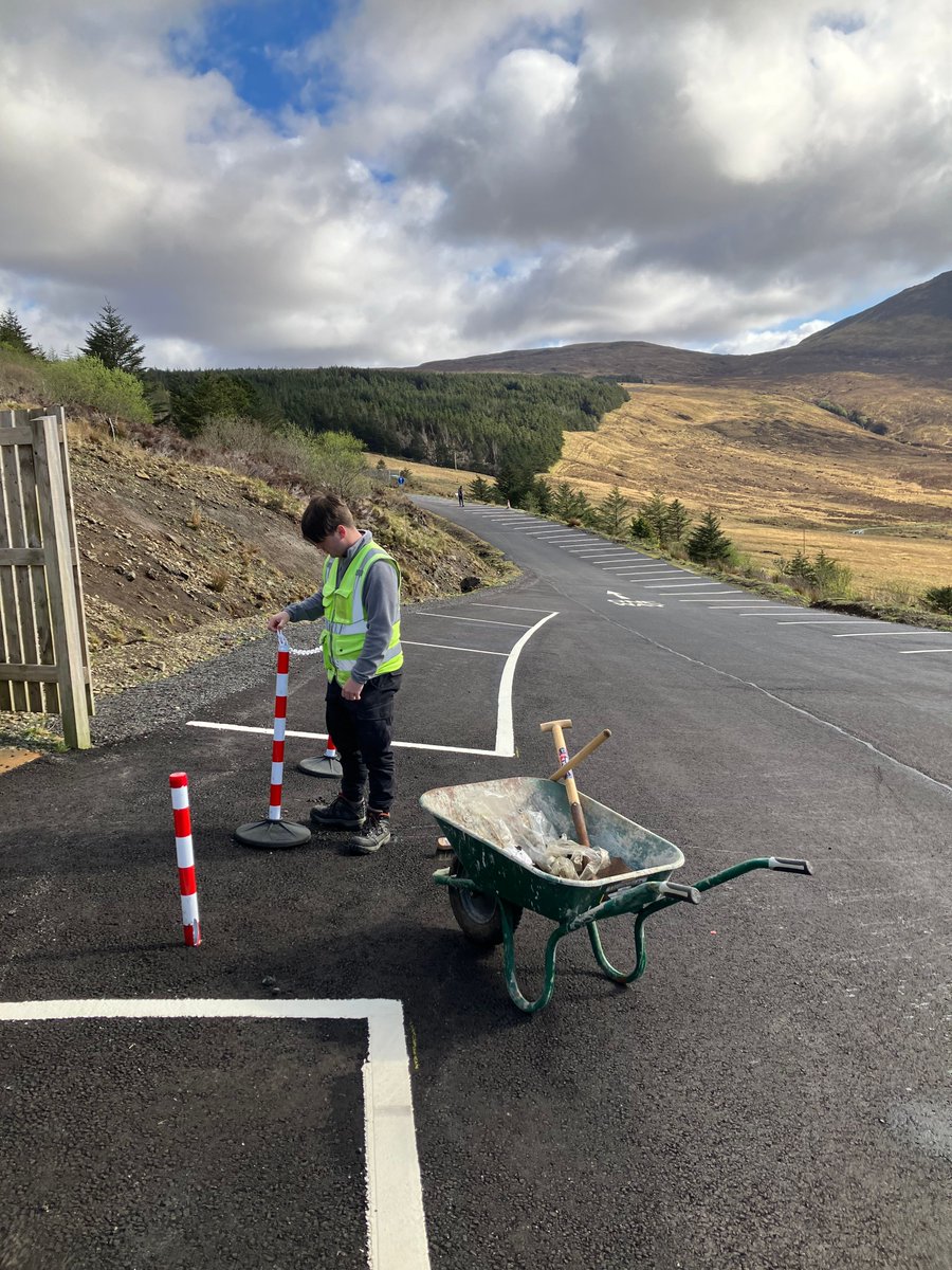 OATScot's tweet photo. A big shout out to our dedicated team at The Fairy Pools Car Park. They go above and beyond. Make sure to say hi. They love a wee chat with visitors.
#FairyPools #carpark #skye #VisitScotland #accessinsfrastructure @Notjustacarpark @notjustacarpark https://t.co/W5WzyVqfaw