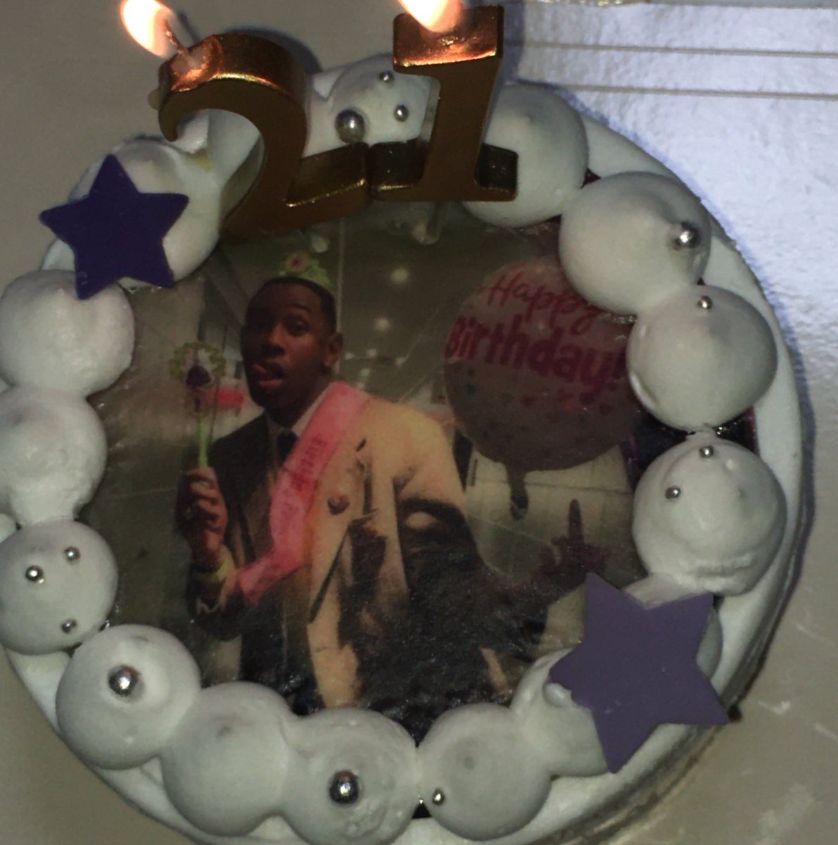 24BackitUP's tweet photo. 21st 내 생일 케이크
🪪 타일러 더 크리에이터 https://t.co/TJrlwuNAxp