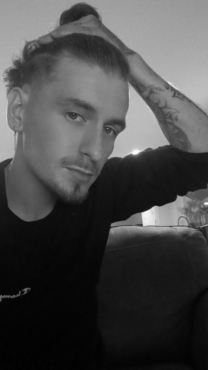 DDale112's tweet photo. Go follow my Only fans if you wanna see more. 😉 https://t.co/QHK5oXfQBk 
New hair cut new me. Ya'll go subscribe to my OF love yall. ❤️😘 if you wanna see it, it's there. 🍆 
#fyp #love #whiteman #onlyfans #comesee https://t.co/2cKaeiBrMG