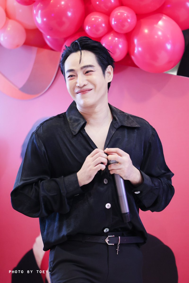 photobytoey's tweet photo. 8 ปีให้อะไรกับเราคะ 🦋
😳😳😳

@peckpalit 
HBD PECK PALITCHOKE #HAPPYPALITDAY2024 
#เป๊กผลิตโชค #PeckPalitchoke https://t.co/IEtmDRlcrW