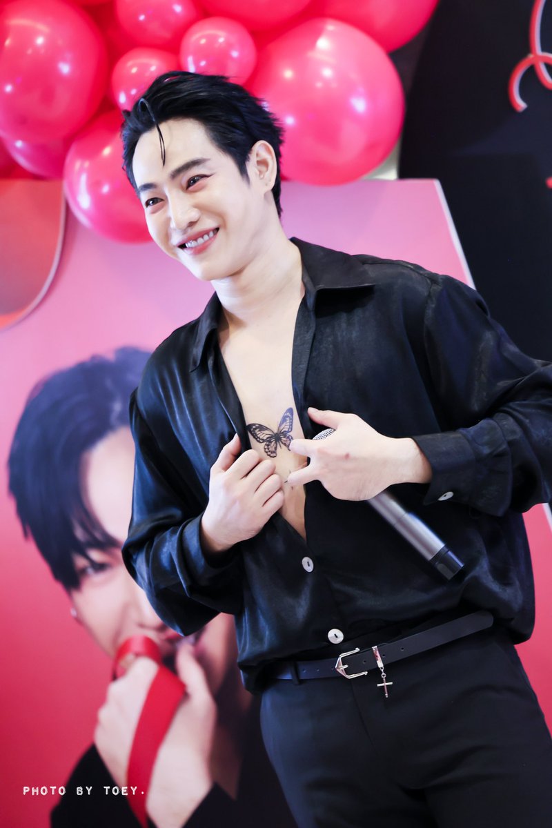 photobytoey's tweet photo. 8 ปีให้อะไรกับเราคะ 🦋
😳😳😳

@peckpalit 
HBD PECK PALITCHOKE #HAPPYPALITDAY2024 
#เป๊กผลิตโชค #PeckPalitchoke https://t.co/IEtmDRlcrW
