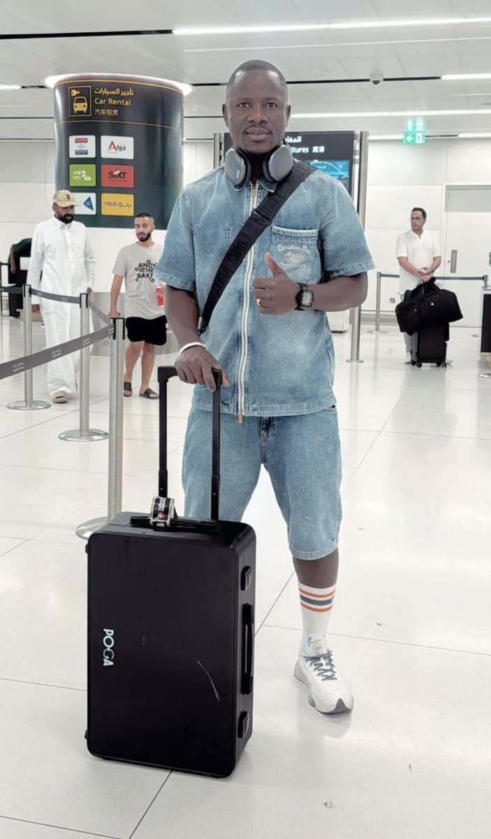 وصل إلى مطار الملك خالد الدولي بالرياض لاعب الفريق "حميدو تراوري"، فيما يلتحق اللاعب بالتمارين في موعد استئنافها، غدًا السبت، -بمشيئة الله-.