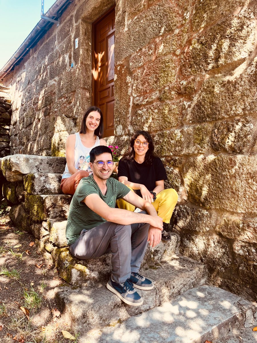 🗣A partir do 15 de agosto esta xentalla vai... descansar! Pasádeo moi ben e vémonos en praias e montes ou xa en setembro 🥳

[A fotografía é polas terras de Crecente, por se non o sabiades, alá temos outra sede de Maos]