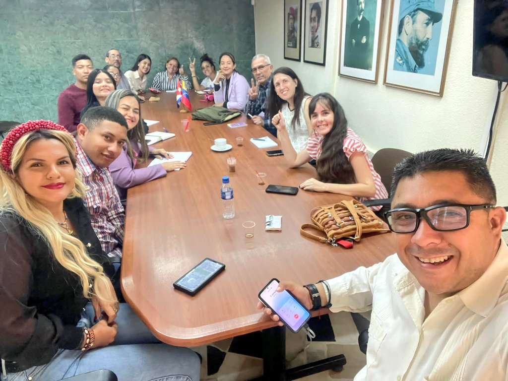 Con Cuba Fidelidad tweet media