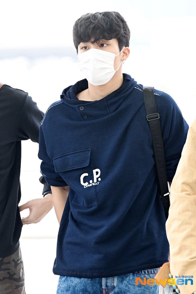 jjeorngwoo's tweet photo. At ICN Airport today to meet Teumes in our last Wonderland Fanmeet! https://t.co/ispeQ00XBk