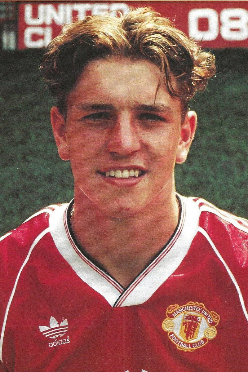 Townsend10's tweet photo. @classicshirts Lee Sharpe agrees. 😉
@lsharpeofficial https://t.co/H9ZeMqXf8C
