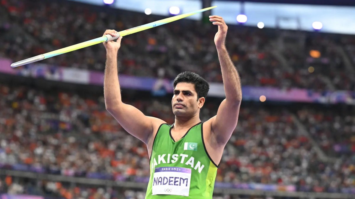 VoPublic's tweet photo. Arshad Nadeem Creates History With Record Olympic Gold Medal
Pakistan's Arshad Nadeem won the gold medal with a throw of 92.97 meters, breaking the previous Olympic record set by Denmark's Andreas Thorkildsen at the 2008 Beijing Games. This achievement also earned Nadeem Pakistan's first Olympic gold medal since 1984.

#قوم_کی_آواز
#PublicVoice
https://t.co/t3yK6DN0se