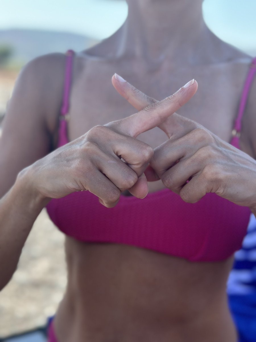 Caroline Hardman tweet media