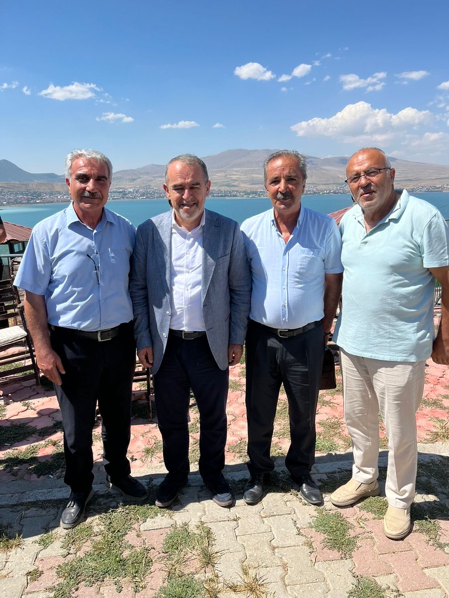 Deva Partisi Muş ve Bitlis il başkanlarımız, ilçe başkanları ve teşkilat mensuplarımızla Tatvan’da samimi istişarelerimizi yaptık.

Sıcak ev sahipliği için yol arkadaşlarımıza teşekkür ediyorum.