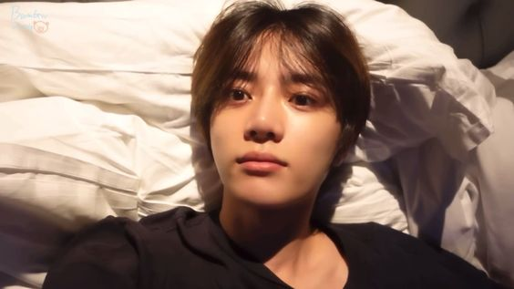 hi ! I'm benzy looking for interactive moots  

★  16, she/her, intp          
★ not new to #stantwt #kpoptwt #moatwt
★ multi   -mostly txt                                              

                   carrd : bengyuz.carrd.co

♡ / ↻ to be moots and spread, ty !