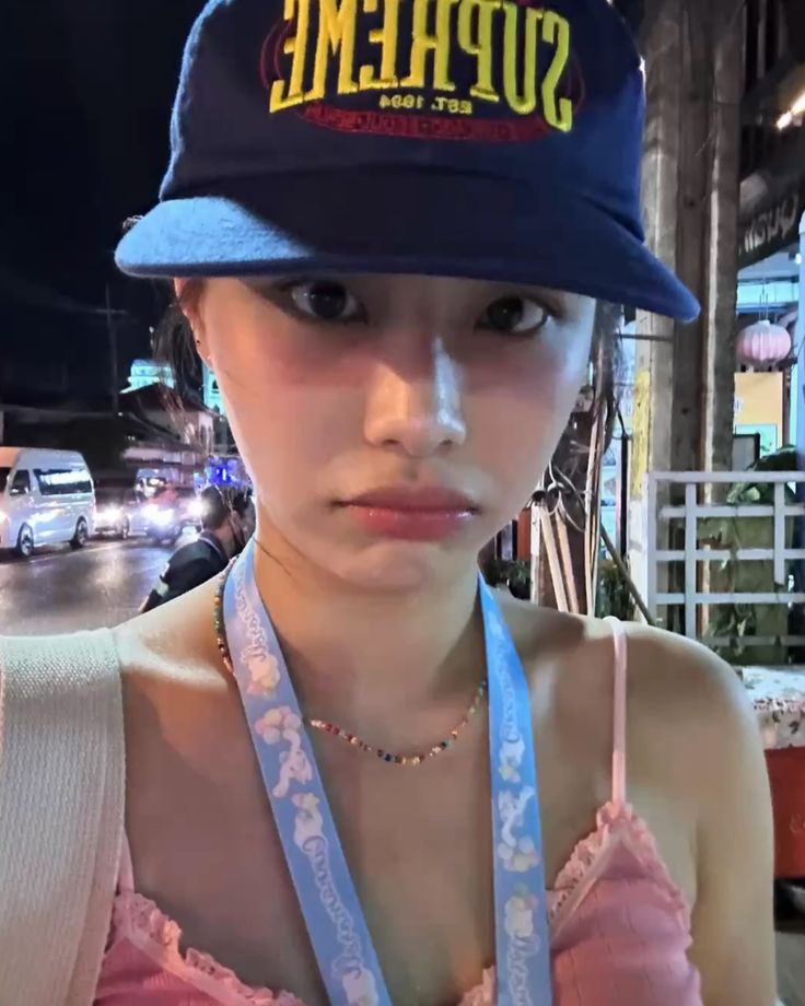 clauderidge's tweet image. ✮ : night rendezvous with momma to tagaytay.  💙