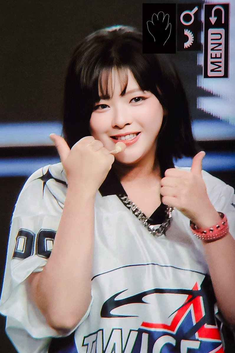 How does it feel to be the very reason behind my smile? 😋 ONCEs! 오늘도 널 생각해! 🤍

— Beautifully captured by YuangleJYJH.