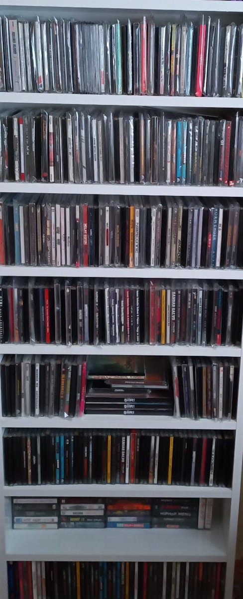 Rap_arsivv kitaplığı ✨
Not : 3 yıldır aldığım yeni albümler kolilerde durmaktadır yer kalmadı