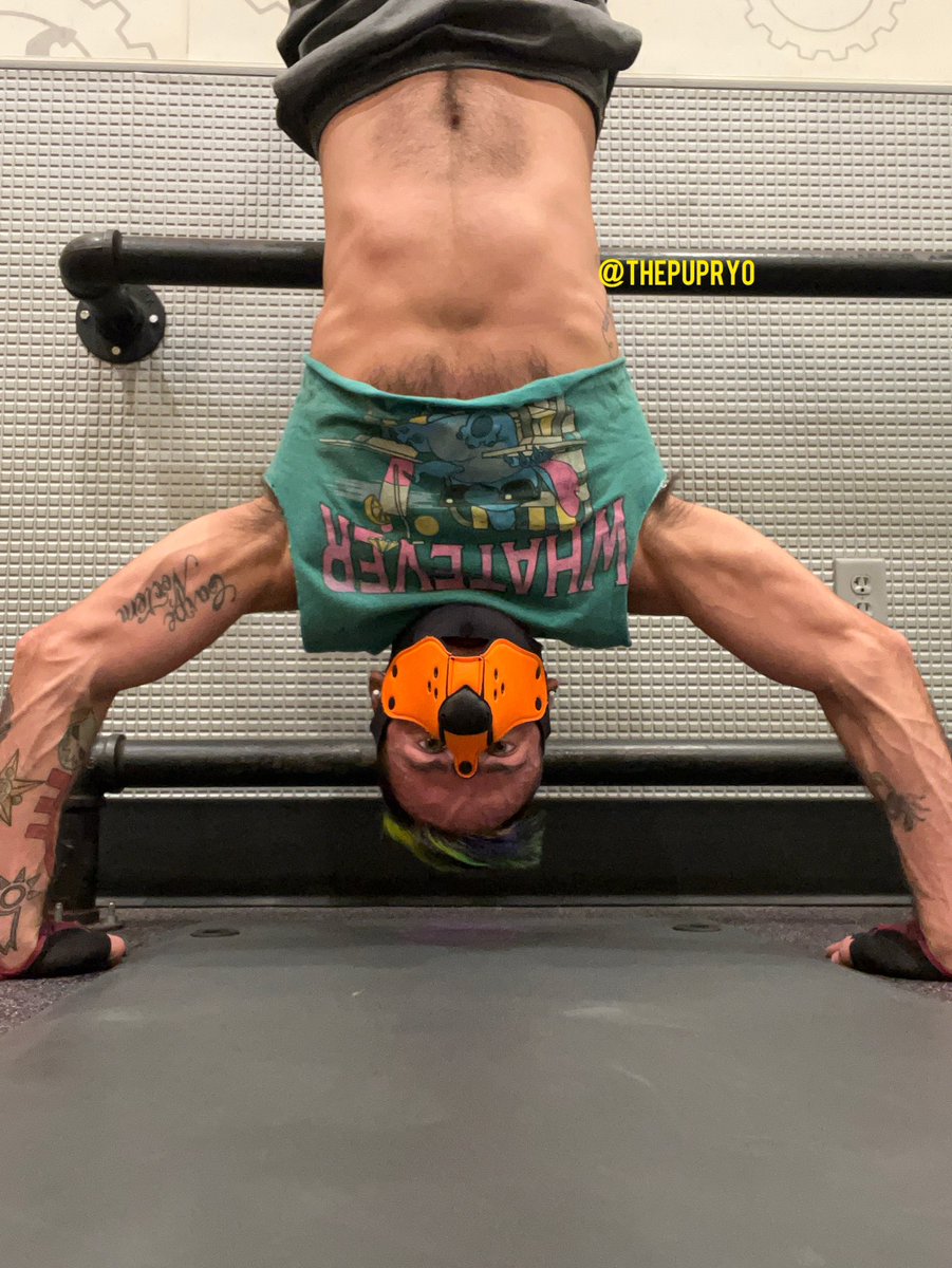 Is this what they mean when they say “turn your world upside down” ? No? The I just flipped this Friday for nothing 😜😜