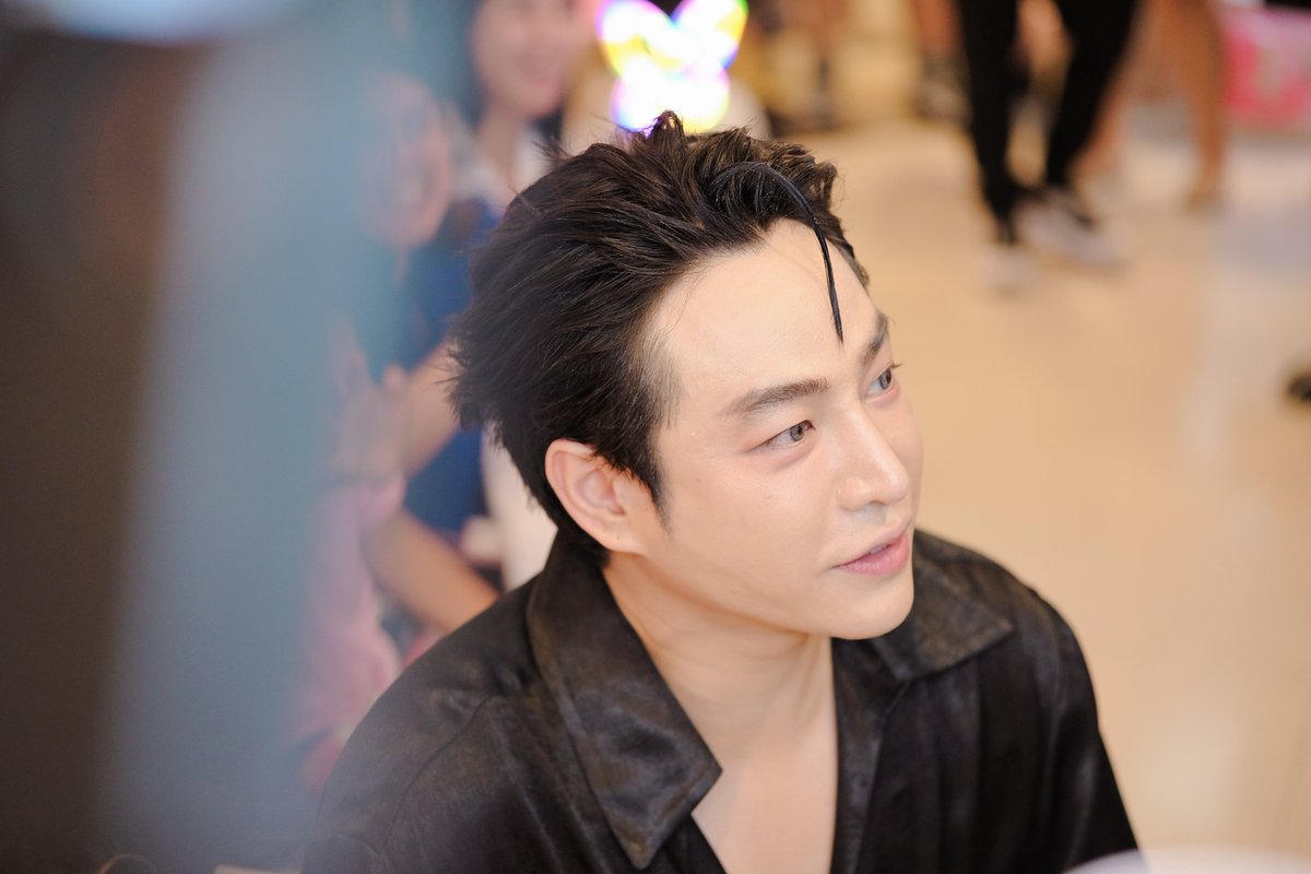 ขอบคุณทุกคนน้า เดินทางกลับบ้านปลอดภัยนะคะ อบอุ่นทุกครั้งที่ได้เจอ <a href="/peckpalit/">Peck Palit</a> #เป๊กผลิตโชค #PeckPaLitChoke #HAPPYPALITDAY2024

ไม่ได้ทวิตเลยยยย TT เมื่อกี้ไลฟ์อยู่ เป็นไงบ้างไลฟ์วันนี้ ปล. แวะไปดูรีรันกันได้น้า กดไลก์ให้เฮียด้วยเน้อ