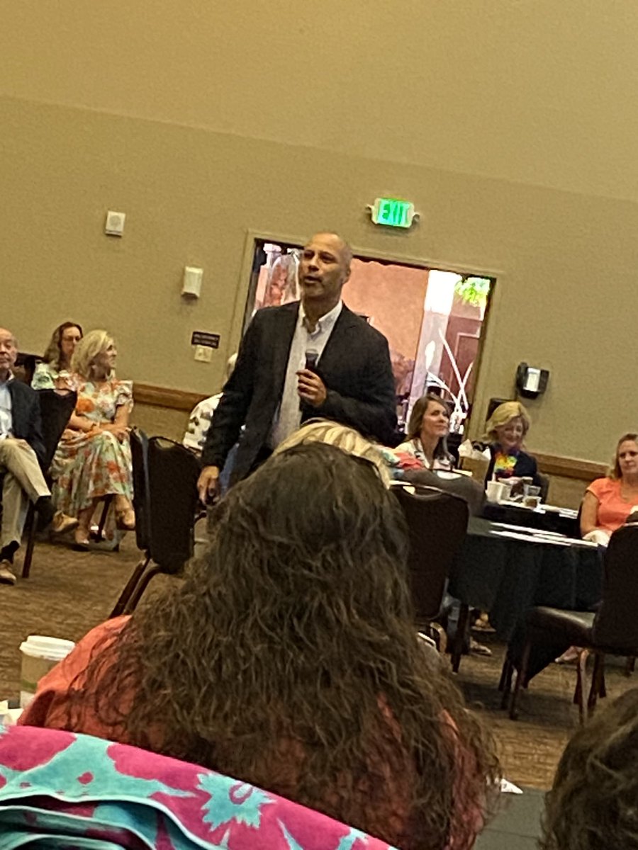 BGoodArtnGift's tweet photo. Great thinking point @casas_jimmy
I’m going to carry this with me this year 👊🫶💡
Do you match your walls?
#UseYourPowersForGood
@NorthPointESC #ChampioningEducation https://t.co/BUzOj2td5I