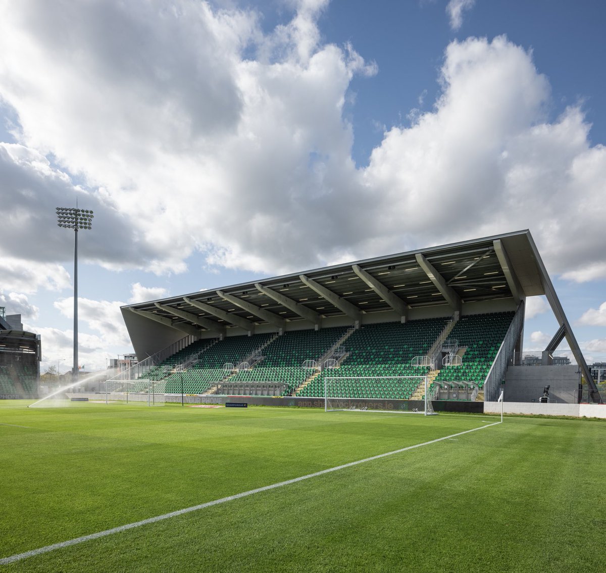 CooneyArch95's tweet photo. New North Stand, Tallaght Municipal Stadium
Whitestown Way, Tallaght, South Dublin 

Photography by Ste Murray

#cooneyarchitects #irisharchitecture #architecture #Stadium #Sport #ShamrockRovers #leagueofireland #UEFA #category4 #FAIWomen https://t.co/aKSx7FQdHz