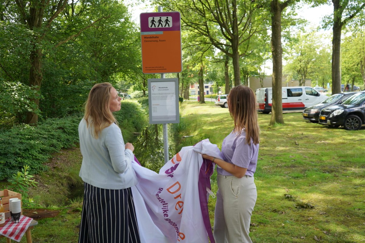 "GGZ Drenthe opent wandelhalte in Assen"- Recent is op het ggz-terrein in Assen 'de wandelhalte' geopend. Deze halte biedt een ontmoetingsplek en stimuleert het (samen) wandelen – een eenvoudige en effectieve manier om je welzijn te bevorderen. #GroeneGG
ivn.nl/aanbod/groene-…