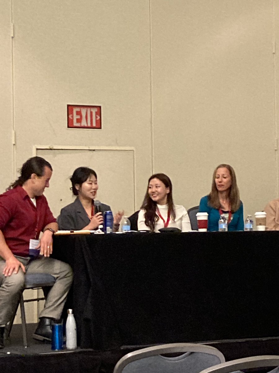 Blingblingzhang's tweet image. @SangJungKim2 Sang is the panelist of Communication Theory in the Age of AI. So much insightful discussions are going on! Check it in Salon H at 5th floor. #AEJMC24 #CTEC #CTAM @UIOWA_SJMC