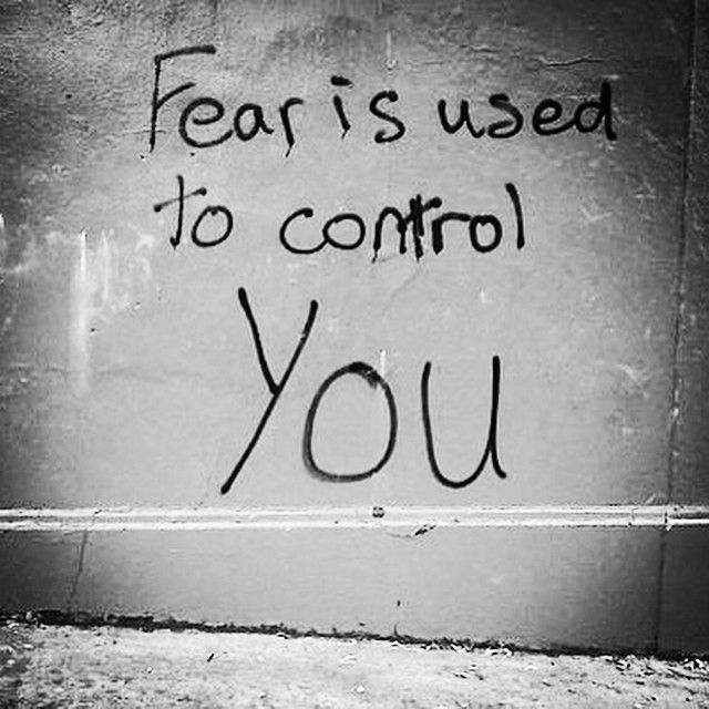 antohautin's tweet photo. This week in the UK giving mad covid dejavue vibes.

Offices &amp; shops shutting down early and everyone told to stay indoors for fear of riots... Go outside into #Manchester city centre, literally nothing happening lol.

P.s. please don't arrest me. 😅 https://t.co/jdzckuSDKP