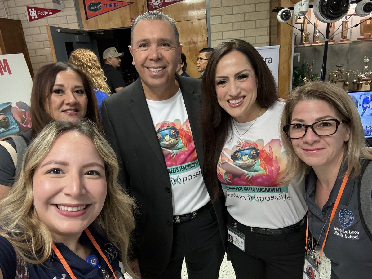 kalaniz1's tweet photo. Technovate to Teachnovate! #tmtmcallenisd @McAllenISD @annvega @mlskretta3 https://t.co/WwtAmowJYU
