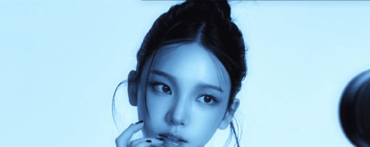 j 𐙚 (@karinaeviis) on Twitter photo 