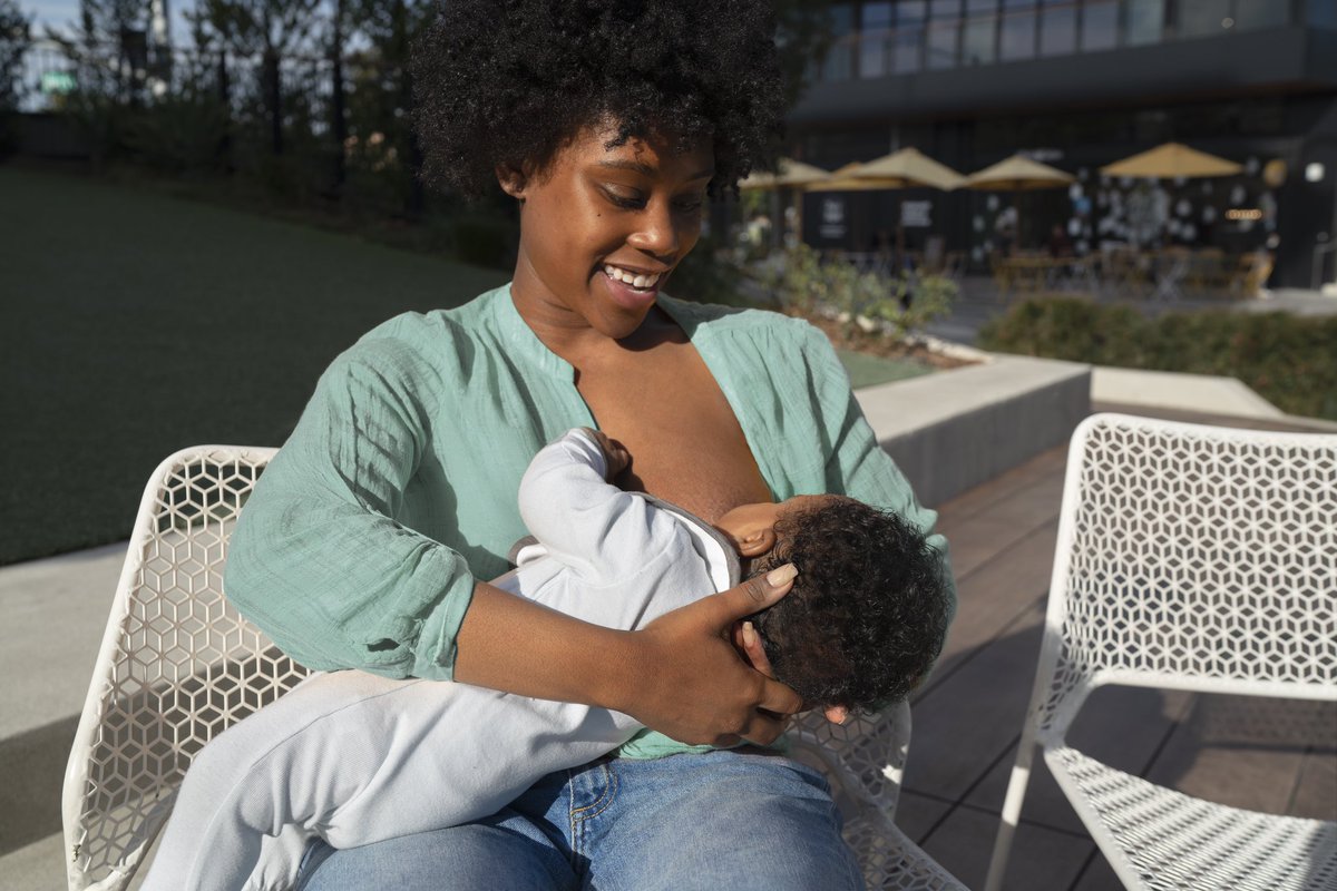 _healthsquare's tweet photo. It’s world breastfeeding week😁
So exclusive breastfeeding or inclusive breastfeeding? https://t.co/b02mO8AdtH