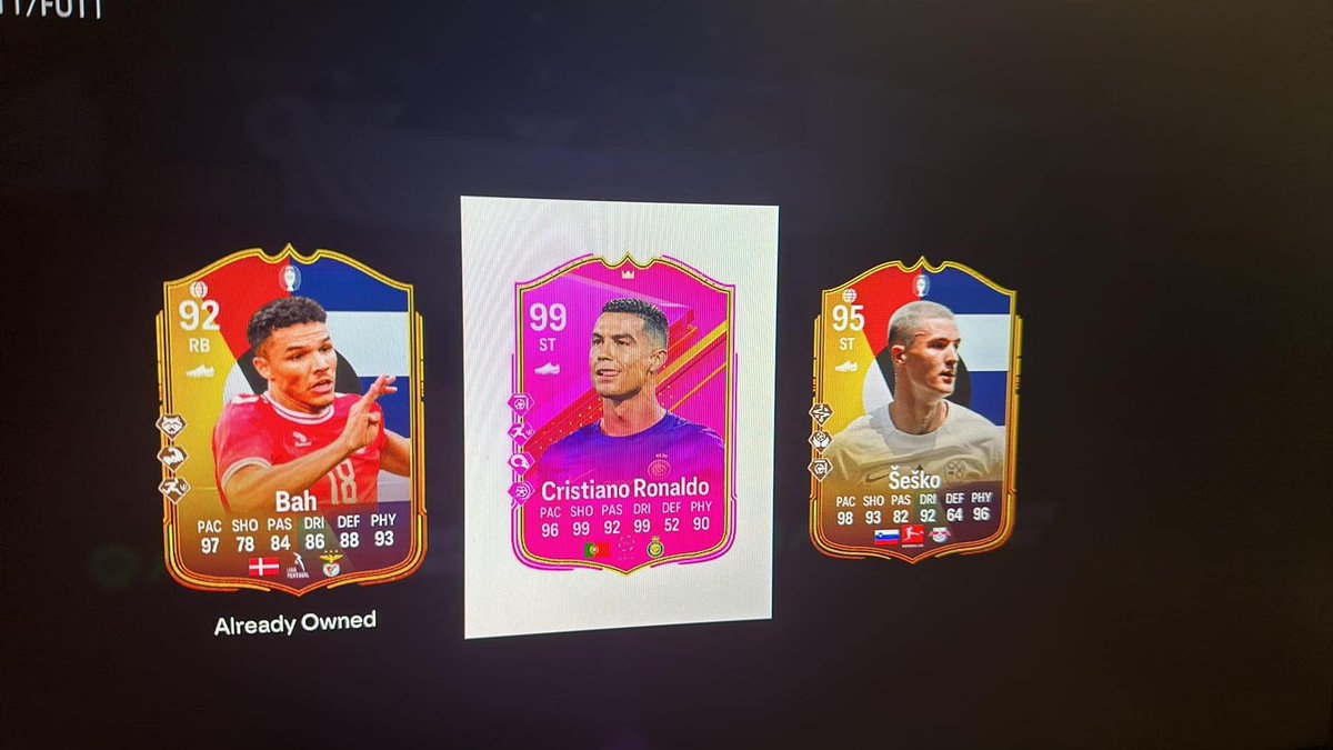 SpainishBread's tweet photo. Pack luck 🤞🏻 https://t.co/lpGUSEd3Bs