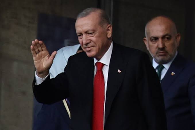 darknetoffical's tweet photo. İsrail gazetesi Jarusalem Post:

Türkiye'deki boykota rağmen İsrail ordusunun üsleri Türk malı santrallerle, Zorlu Holding'le çalıştırılıyor. https://t.co/zencEIiToE