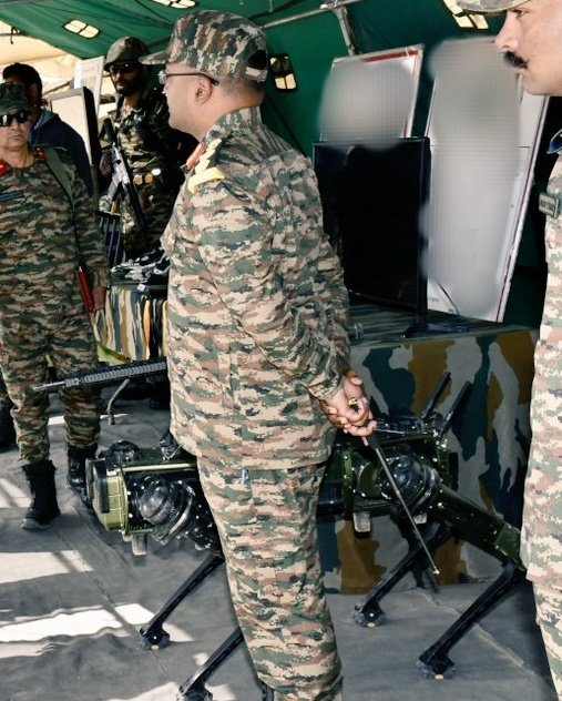 NewsIADN's tweet image. #IndianArmy units in the #NorthernCommand have started inducting armed Quadruped UGV (Robotic Mules).