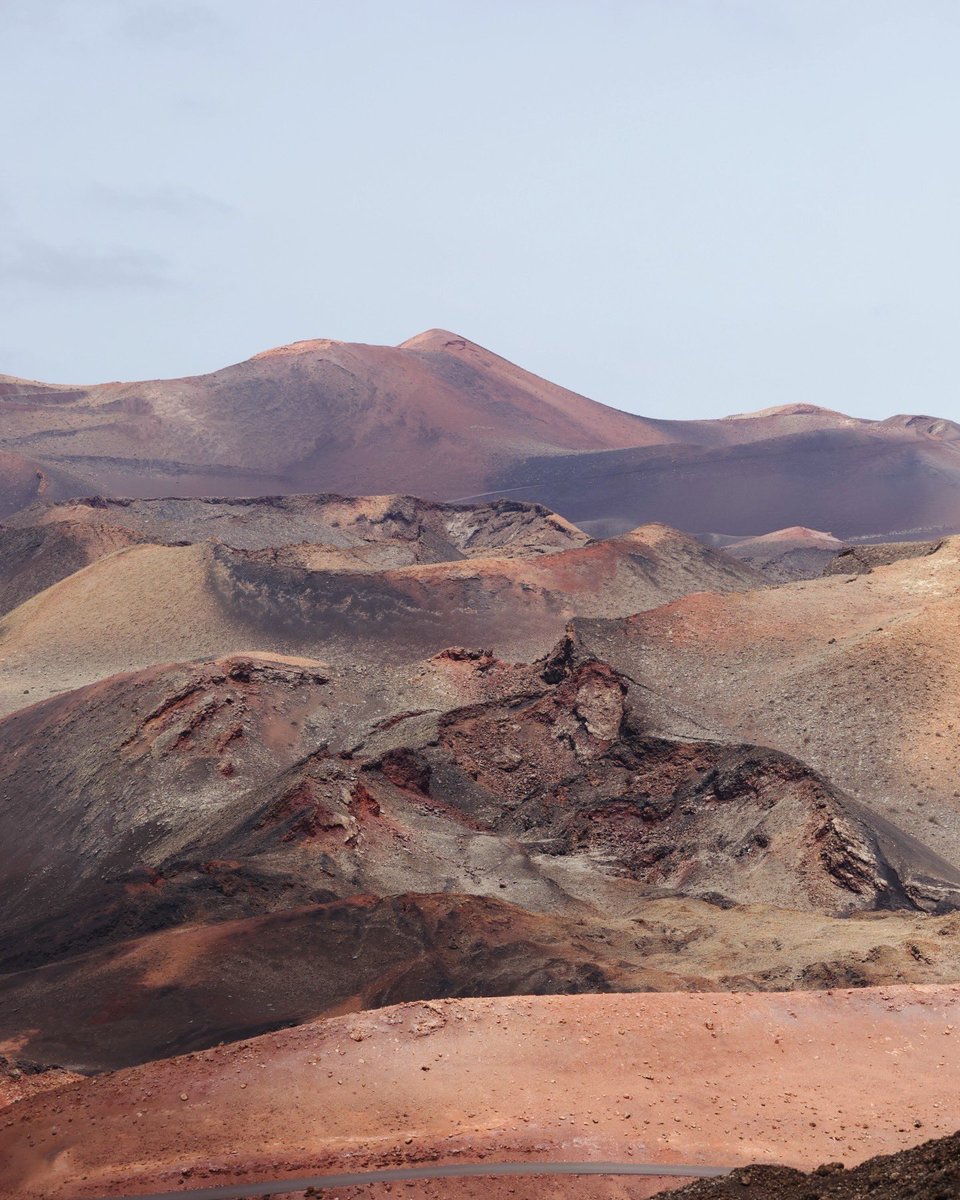 Hay lugares en los que trabajar es un maravilloso. Ser parte del proyecto <a href="/PNTimanfaya/">Parque Nacional de Timanfaya</a> es más que enriquecedor. No solo desempeño una de las cosas que más me gusta hacer(usar mis ojos como herramientas), me rodeo de un equipo lleno de conocimientos y eso lo hace más atractivo.