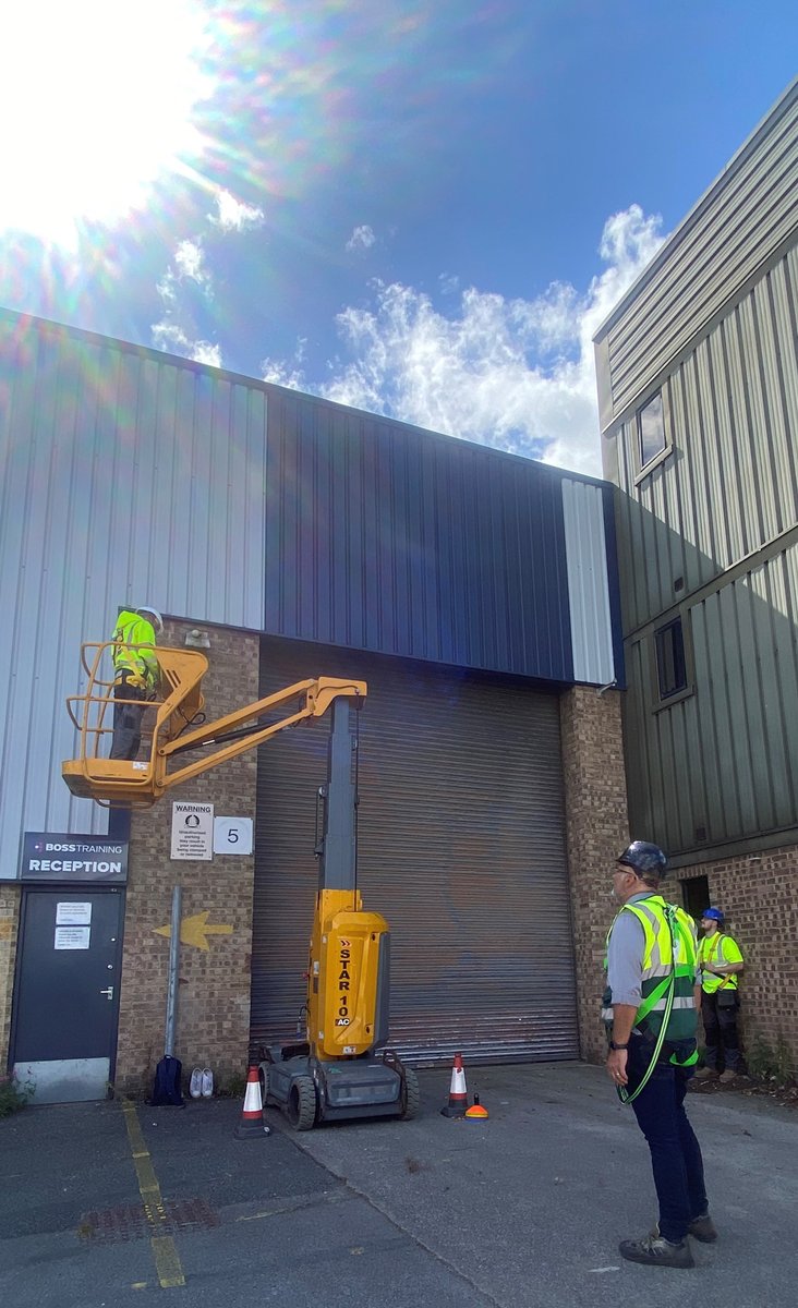 BOSSTraining's tweet photo. A busy end to the week at our West Yorkshire Centre with an IPAF Operator course this afternoon ☀

Congratulations to all the delegates from Calder Construction for all passing their course!

We hope everyone has a great weekend!

#ipaf #pasma #mewp https://t.co/abNBC1dXPB