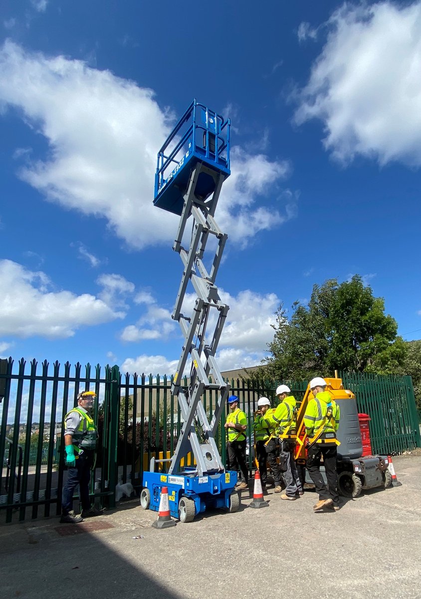 A busy end to the week at our West Yorkshire Centre with an IPAF Operator course this afternoon ☀

Congratulations to all the delegates from Calder Construction for all passing their course!

We hope everyone has a great weekend!

#ipaf #pasma #mewp