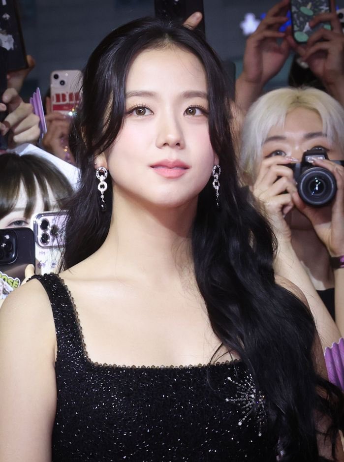 sunnysunlisa's tweet photo. jisoo face card is really goddess https://t.co/uEYdRZ0Zi6