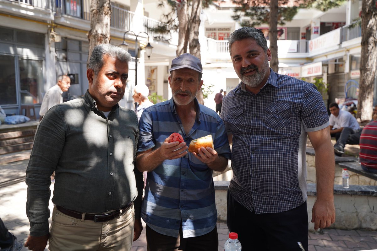 akparti_hacilar's tweet photo. Esnafımız her zaman olduğu gibi bizi samimiyetle kucakladı♥️🇹🇷

Hacılar kıymetli esnafımızla, gönlü güzel insanıyla bir başka özel.

@a_ovuc @fatihuzum38 https://t.co/7Ufaq1Xxxx