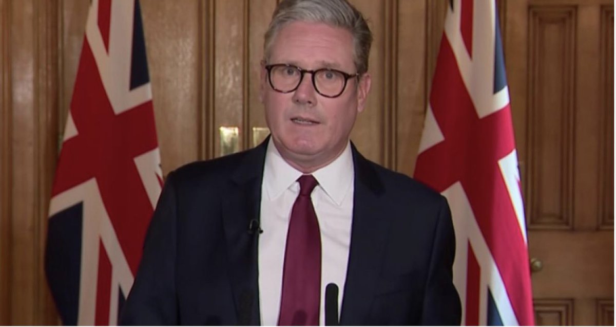 The former DPP is doing rather well putting the far right back in their box.

Strong decisive leadership, 

Anyone want to get #TopTierKeir
trending?  

It will annoy all the right (wing) people😎👊
<a href="/Keir_Starmer/">Keir Starmer</a>