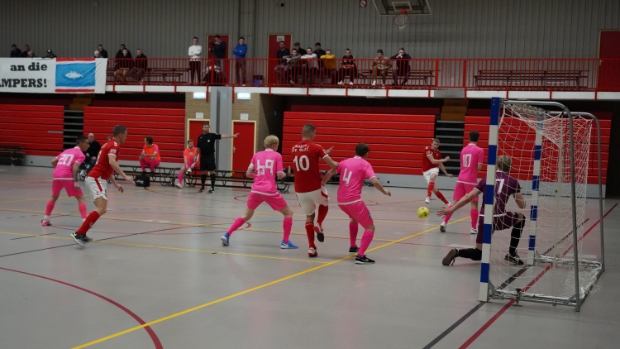 ZVV Urk/Bakkerij de Kof oefent tegen Futsal Appingedam -  heturkerland.nl/l/46526