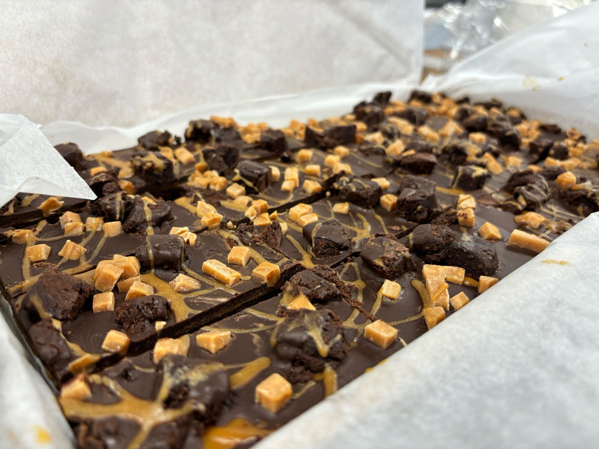 Sweet treat alert! 🎉🍰

We got a delicious surprise delivery in the office yesterday and it certainly went down well with the team! From gooey brownies to scrumptious cakes, we all enjoyed the much deserved sugar rush!

What a way to end another great week here at b4b 🌟