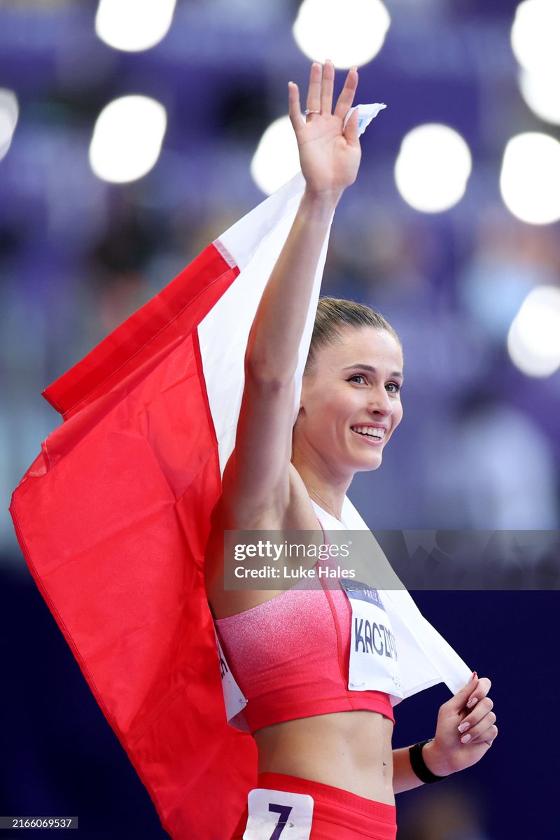 Strzewa91's tweet photo. Dziewczyna na medal!! https://t.co/WTVQdwOpUl