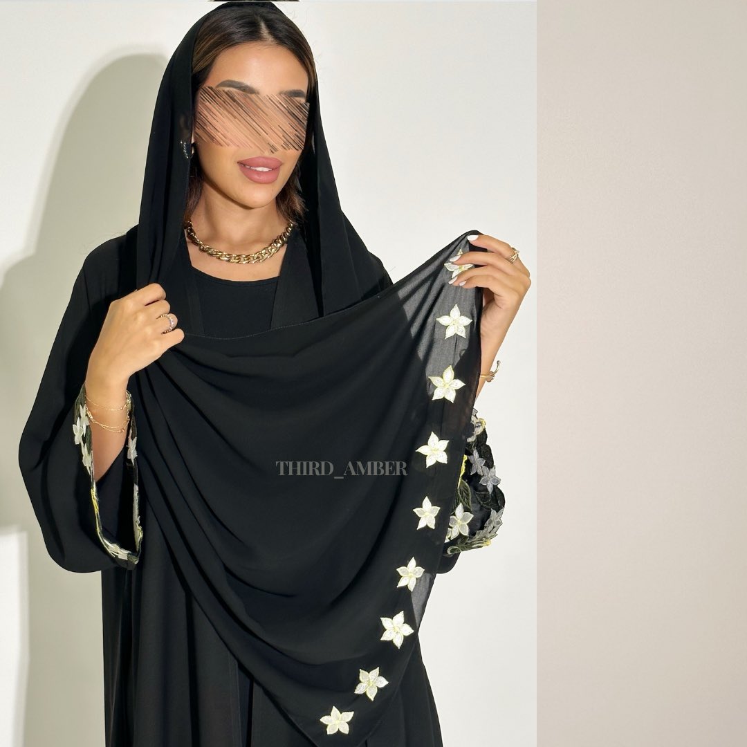 third_amber's tweet image. عباية الجامعه 
رمز العباية فالموقع : #123 
سعر العباية : 299 ريال 

التفاصيل :
عباية قماش إنترنت أسود سواد جميل ،
القصة نص كلوش بتطريز على الأكمام 🍋🌻 ، تطريز صيفي جذاب وأنيق
ملحقات العباية : طرحة مطرزة

th-amber.com/ePBnQqp