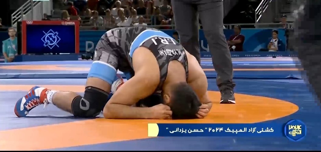 Iliaaaa6's tweet image. گریه نکن کشتی که چیزی نیست؛ تو شرف‌تو باختی.