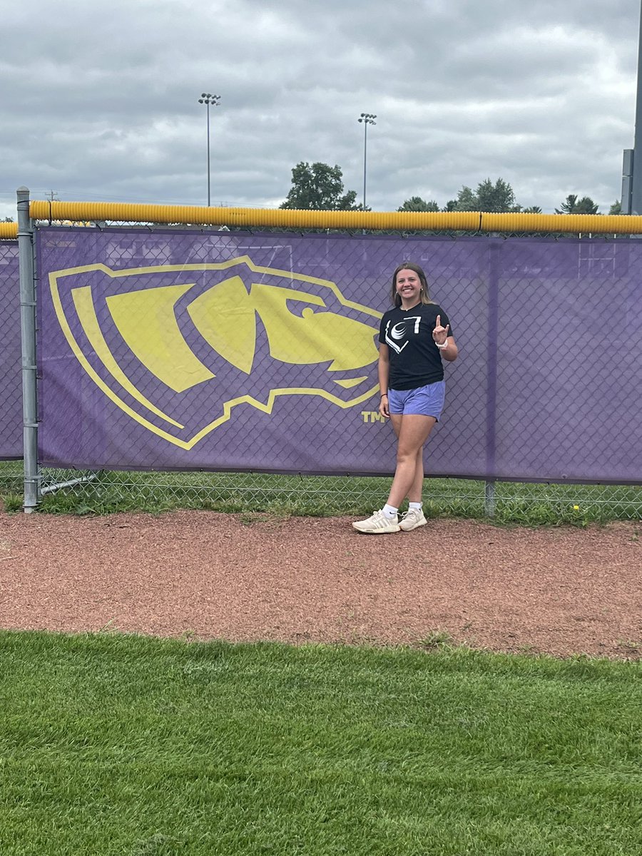 Hailee Thompson tweet media