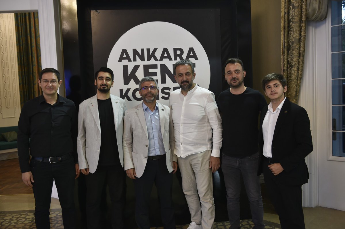 turkpdrdernegi's tweet photo. Genel Başkanımız Mesut YILDIRIM, Genel Sekreterimiz Ahmet DURAN, Genel Başkan Yardımcımız Alperen ARSLAN, Ankara İl Temsilcimiz Oğuzhan Asil YÜCESAN ve PDOK Temsil Heyeti Başkanı Kaan BİLGİÇ, Ankara Kent Konseyi Başkanlığı görevine tekrardan seçilen Sn. Halil İbrahim YILMAZ'a hayırlı olsun ziyaretinde bulundular.

Türk Üniversiteli Kadınlar Derneği, Anneden Anneye Destek Derneği, Türkiye Güçsüzler ve Kimsesizlere Yardım Vakfı'nın da bulunduğu ziyaret kapsamında paydaşlık kültürü ile yapılabilecek çalışmalar, ihtiyaçlar ve olası işbirlikleri konuşuldu. 

Kabulleri için Sn. Halil İbrahim YILMAZ'a teşekkürlerimizi sunarız.

@turkpdrdernegi 
@ank_kentkonseyi 
@TUKDKurumsal 
@AnnedenAnneyeD