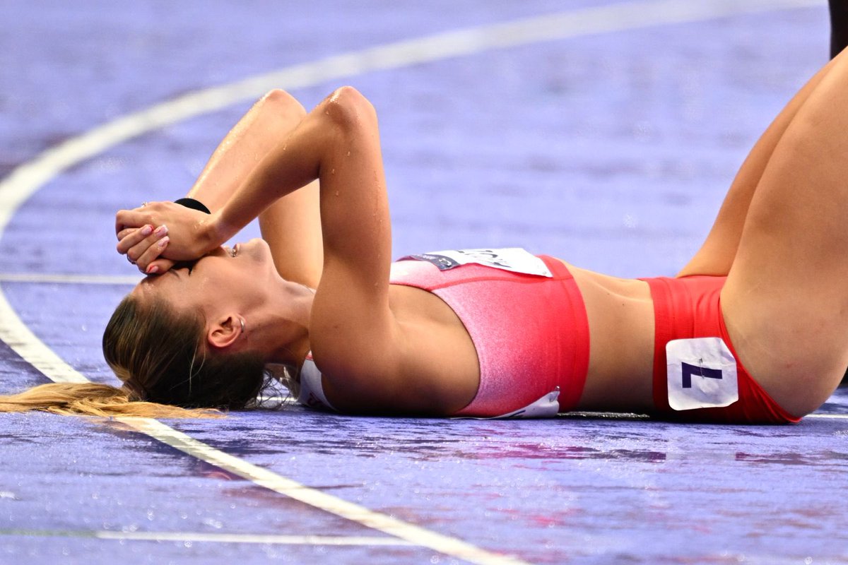 Miasto Białystok (@wbialystok) on Twitter photo Natalia Kaczmarek - Ambasadorka Białostockiego Sportu, zawodniczka KS Podlasie #Białystok z brązowym medalem igrzysk olimpijskich w <a href="/Paris2024/">Paris 2024</a> w biegu na 400 m‼️ Kaczmarek zdobyła brąz🥉osiągając w finałowym biegu czas 48,98 s.
To pierwszy medal polskich lekkoatletów w Paryżu. Natalia Kaczmarek - Ambasadorka Białostockiego Sportu, zawodniczka KS Podlasie #Białystok z brązowym medalem igrzysk olimpijskich w <a href="/Paris2024/">Paris 2024</a> w biegu na 400 m‼️ Kaczmarek zdobyła brąz🥉osiągając w finałowym biegu czas 48,98 s.
To pierwszy medal polskich lekkoatletów w Paryżu.