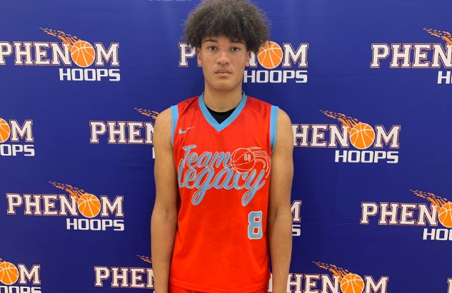 Austin_Greene3's tweet photo. Starting a new series where I highlight an underrated NC player every Friday

Up first: Justice Mitchell 

Mitchell is a 6'6" '25 forward for Clayton and one of the top returners in NCHSAA. Was last year's GNR Conference POY while averaging 23/10. Expecting many D1 offers by EOY https://t.co/L1nmv599eC