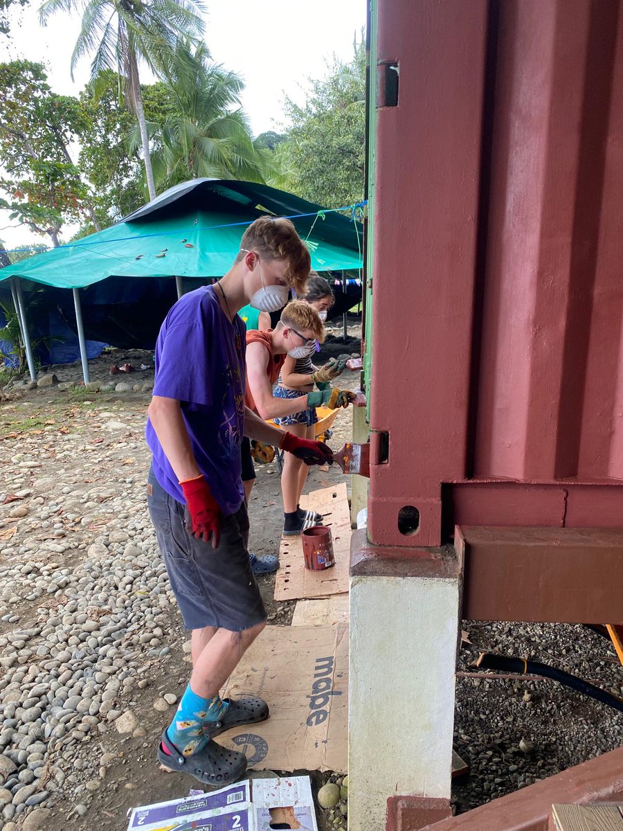 Camp_CostaRica's tweet photo. How can you make an impact in the global community today? #TeamMapache did it in #CampPIN by working in the building restoration project at the National Park facilities. 🙌

@CampsInt https://t.co/pw6TTxvbkH