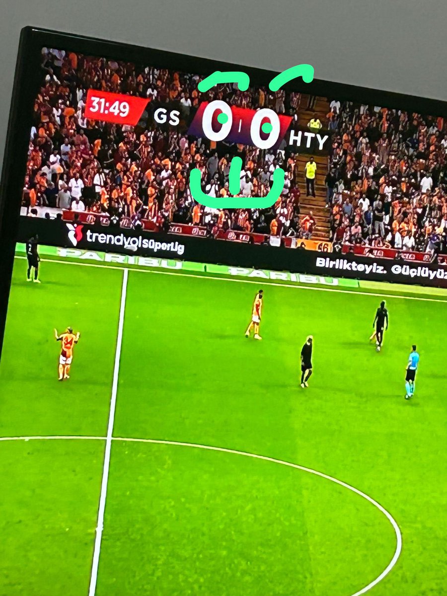 #beINSPORTS skorbord küçük olmuş soksağdınız göz bebeğimizin içine 😡ayrıca yayin donuyor ses gidiyor bu ne rezillik #GSvHTY