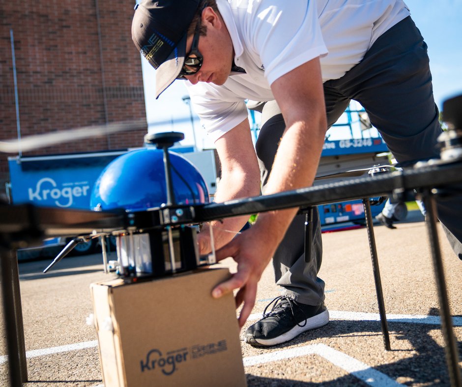 fly_dexa's tweet photo. Our #startupgrowth:
Founded in 2021, we've been on a mission to revolutionize delivery. What started as an ambitious idea has evolved into groundbreaking #dronetechnology that’s destined to change how people live and shop! 💚💚
#flydroneexpress #drones #dronedelivery #autonomous https://t.co/ErbSPWFsxd
