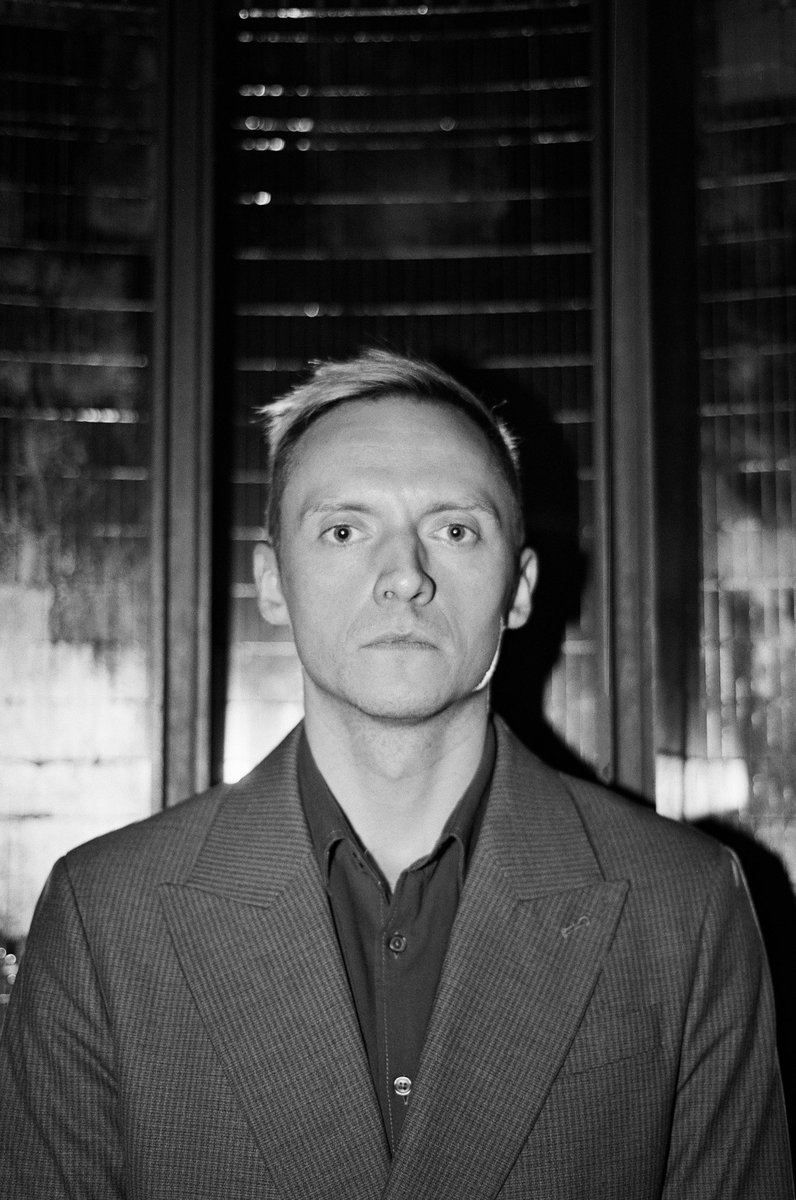 ONE WEEK TO GO!

A Firmer Hand lands in seven short days friends, and as we speak we're packing our bags to take it on the road to you, to indie records stores up and down the land.

hamishhawk.com/live

📸 Elliot Hetherton